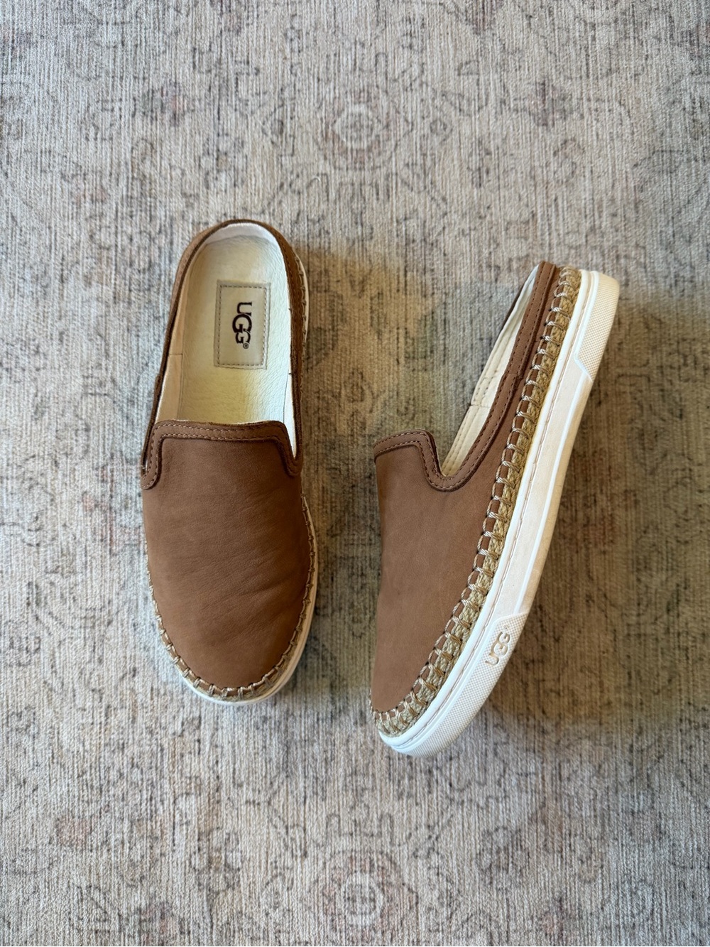 UGG Caleel Sneaker / Slip-On Mule women’s size 6